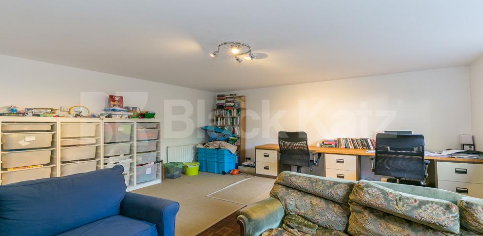 			New Instruction In Heart Of Crouch End !, 2 Bedroom, 1 bath, 1 reception Flat			 Waverley Road , Crouch End